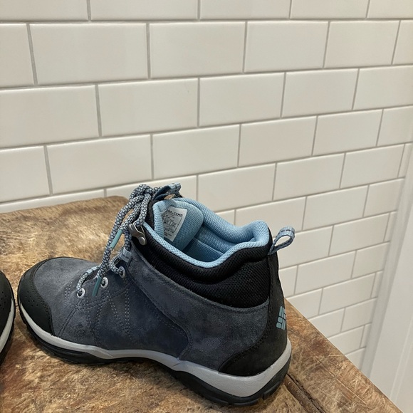 Columbia Women's Fire Venture Mid Waterproof hiking Boot - Picture 8 of 13